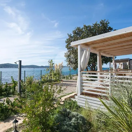 Mobile Frangipani 1 *