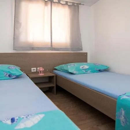 Mobile Frangipani 1 *