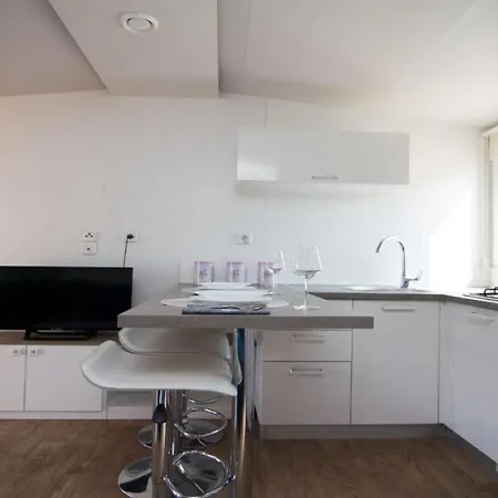 Dom wakacyjny Mobile Frangipani 1 Biograd Na Moru