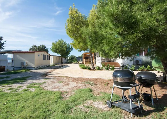 Mobile Frangipani 1 בית נופש