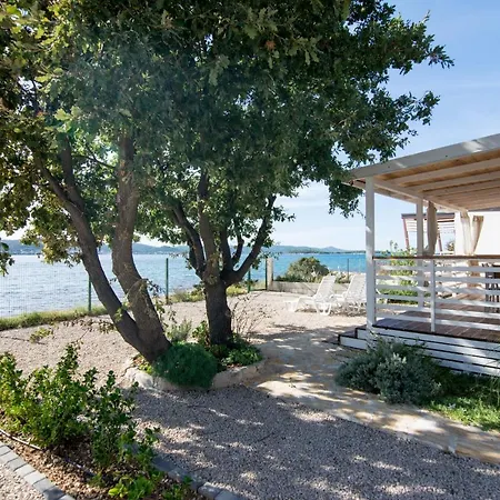 Holiday home Mobile Frangipani 1 Biograd Na Moru