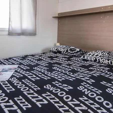 Mobile Frangipani 1 Ferienhaus