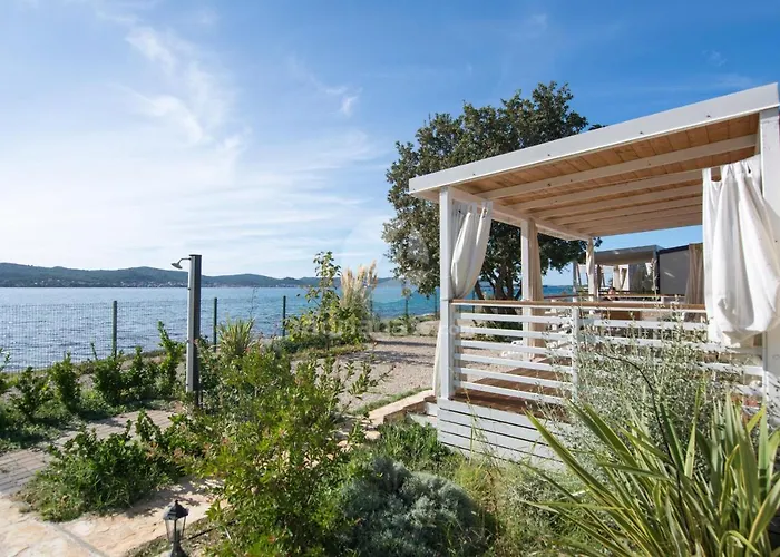 Mobile Frangipani 1 *